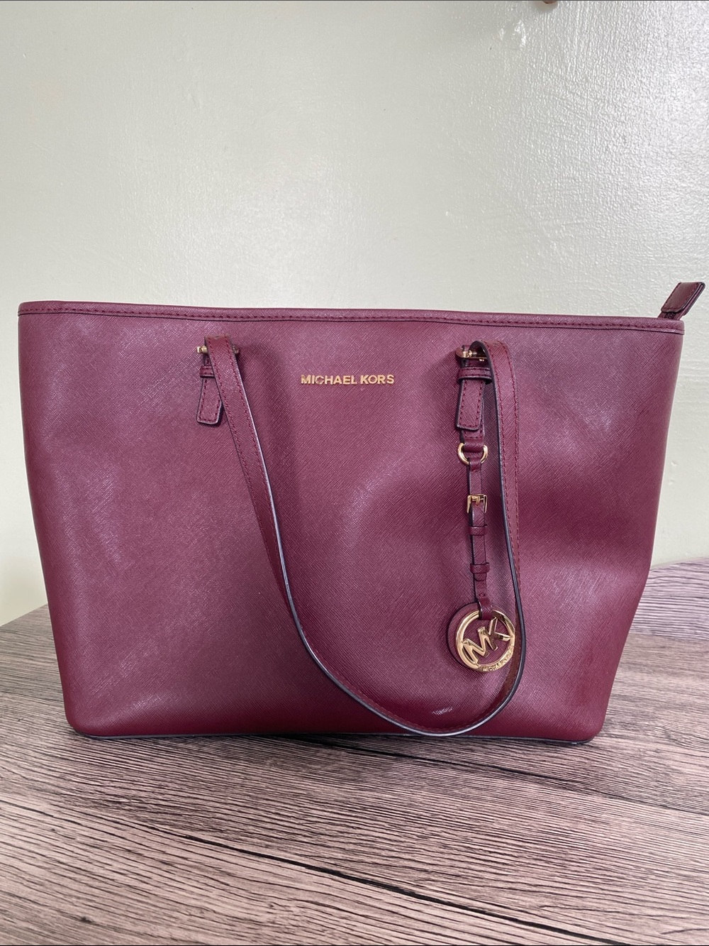Michael Kors Burgandy Plum Zip Top Tote with Gold Hardware - Picture 2 of 16